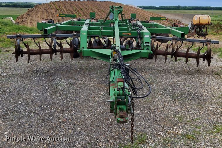 image for item DN6827 John Deere 512  disk ripper