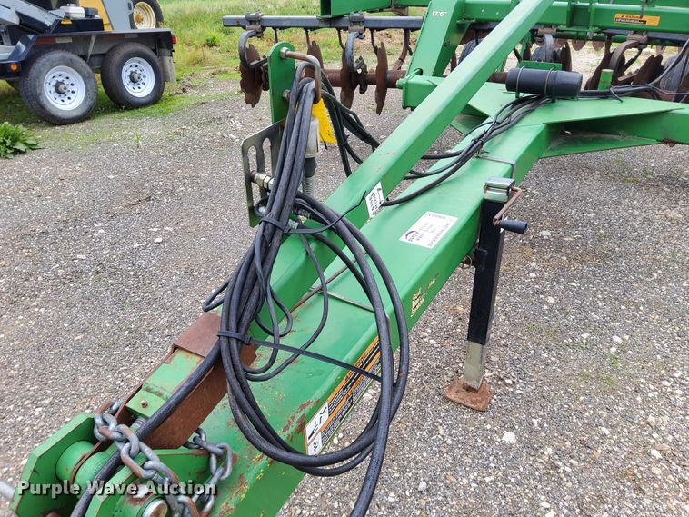 image for item DN6827 John Deere 512  disk ripper
