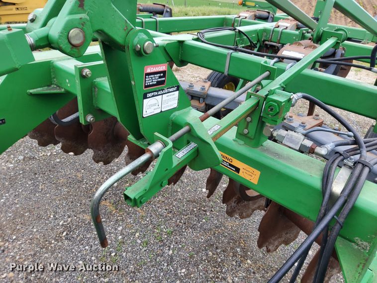 image for item DN6827 John Deere 512  disk ripper