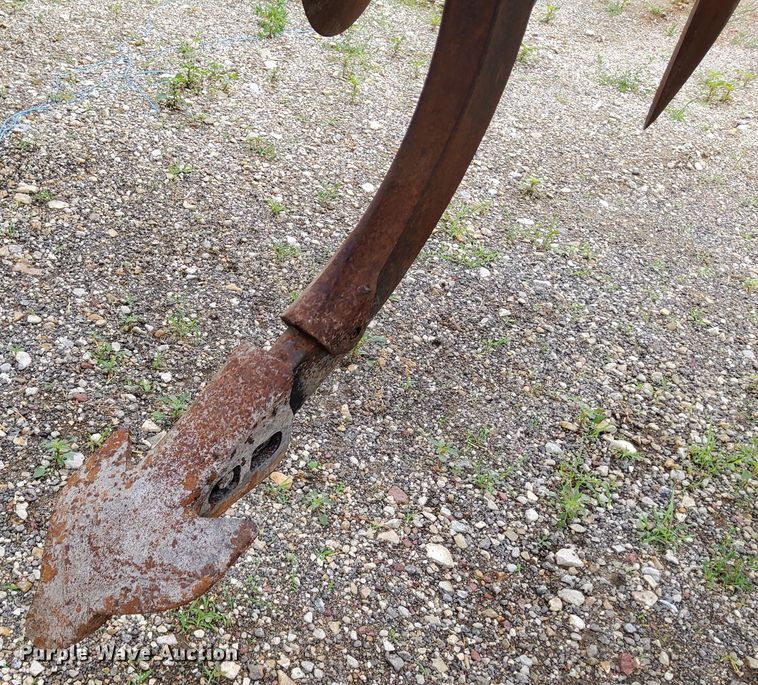 image for item DN6827 John Deere 512  disk ripper