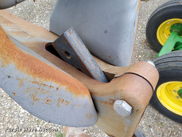 image for item DN6827 John Deere 512  disk ripper