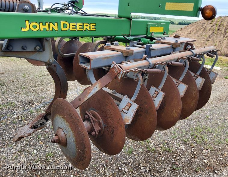 image for item DN6827 John Deere 512  disk ripper
