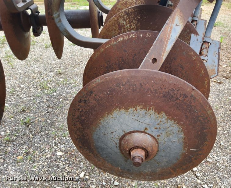 image for item DN6827 John Deere 512  disk ripper