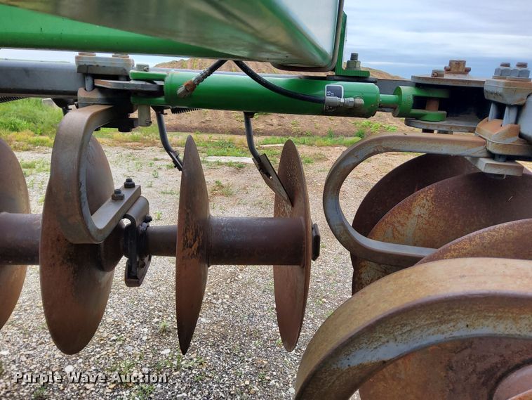 image for item DN6827 John Deere 512  disk ripper