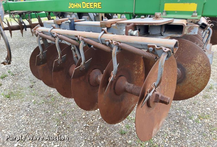 image for item DN6827 John Deere 512  disk ripper