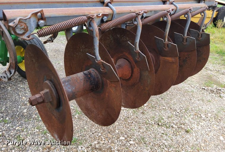 image for item DN6827 John Deere 512  disk ripper