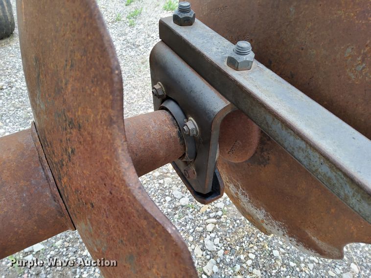 image for item DN6827 John Deere 512  disk ripper