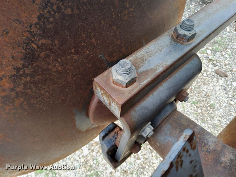 image for item DN6827 John Deere 512  disk ripper