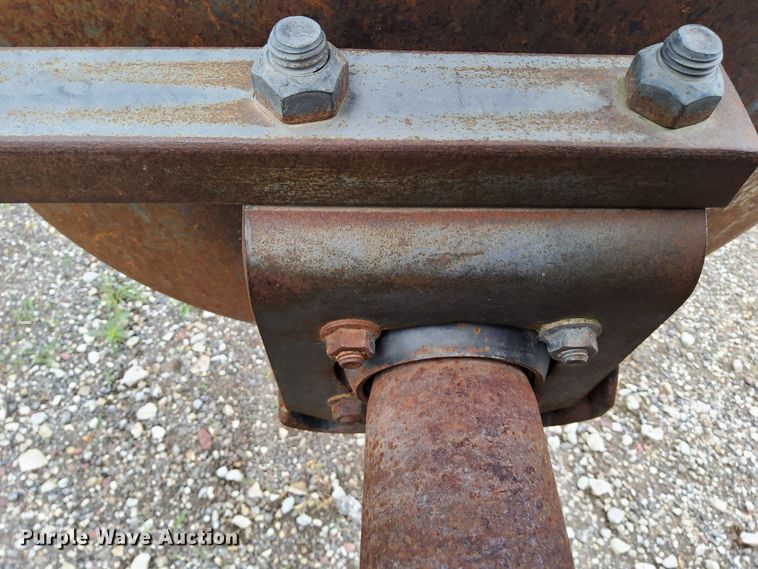 image for item DN6827 John Deere 512  disk ripper