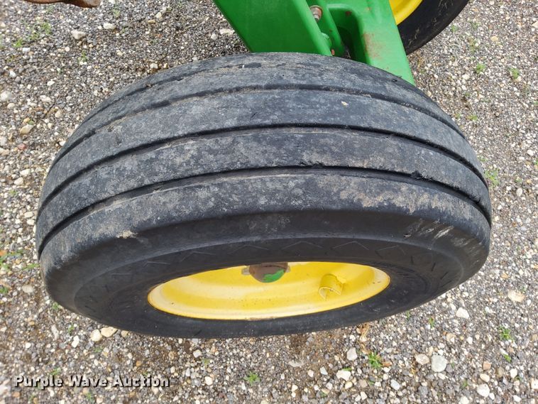 image for item DN6827 John Deere 512  disk ripper