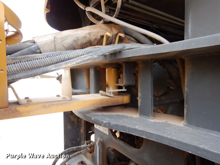 image for item DP4046 2013 Challenger MT965C  4WD tractor