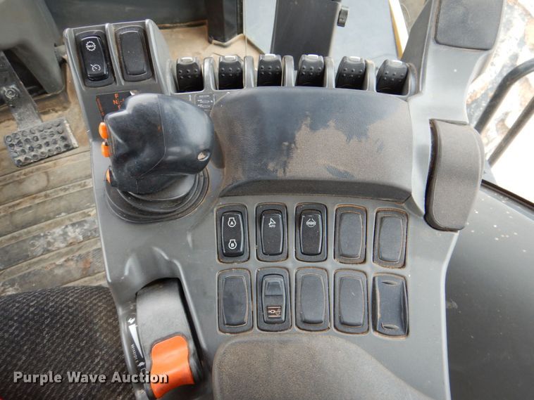 image for item DP4046 2013 Challenger MT965C  4WD tractor