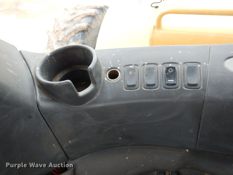 image for item DP4046 2013 Challenger MT965C  4WD tractor