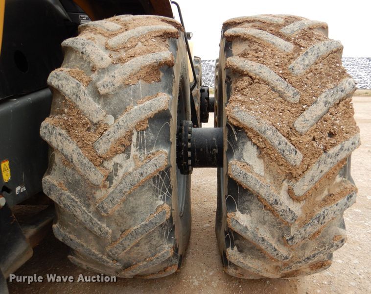 image for item DP4046 2013 Challenger MT965C  4WD tractor