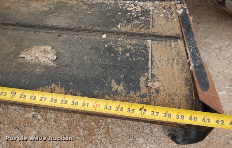 image for item DP4048 2016 MacDon M205  windrower