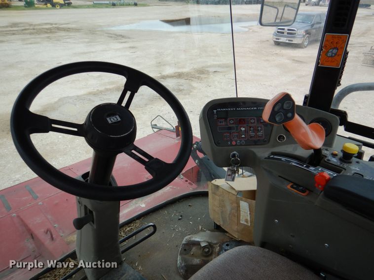 image for item DP4048 2016 MacDon M205  windrower