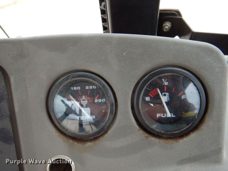 image for item DP4048 2016 MacDon M205  windrower