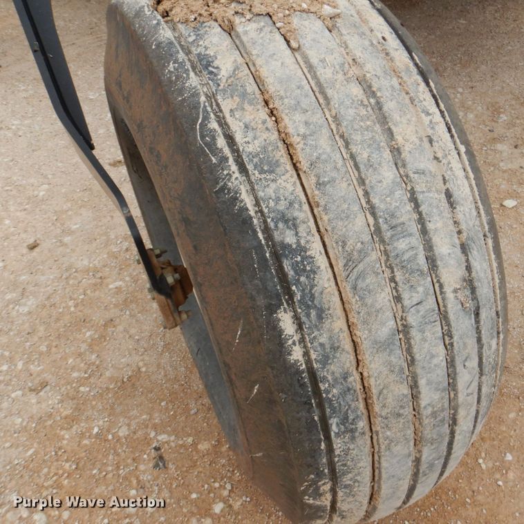 image for item DP4048 2016 MacDon M205  windrower