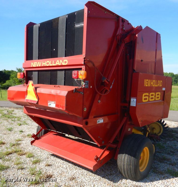 image for item DP4257 New Holland 688  round baler