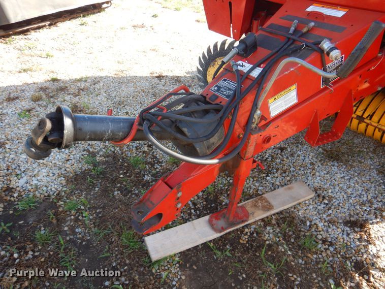 image for item DP4257 New Holland 688  round baler