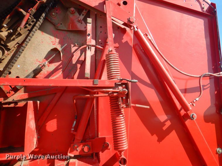 image for item DP4257 New Holland 688  round baler