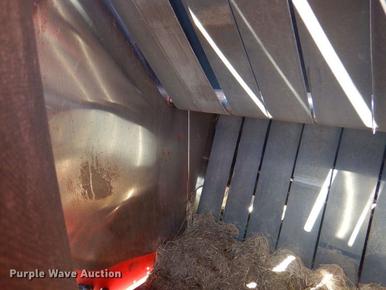 image for item DP4257 New Holland 688  round baler