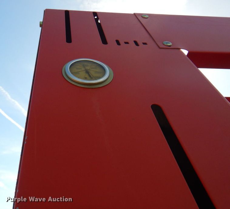 image for item DP4257 New Holland 688  round baler