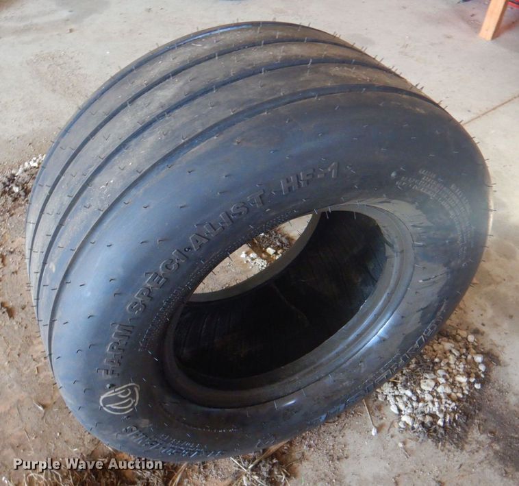 image for item DP4257 New Holland 688  round baler