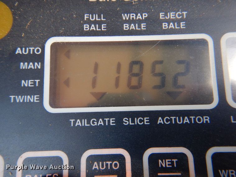 image for item DP4257 New Holland 688  round baler