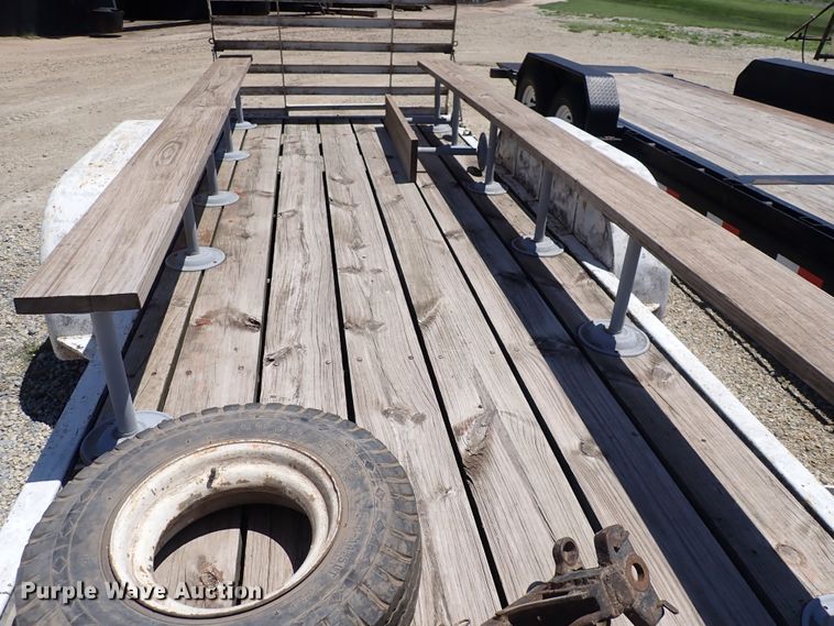 image for item DS7091 1983 Diamond C CHT  utility trailer