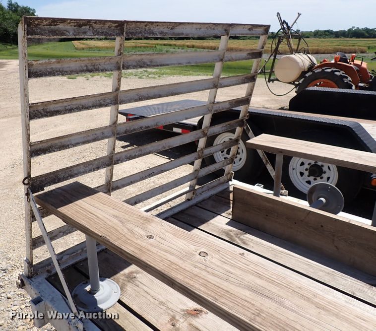 image for item DS7091 1983 Diamond C CHT  utility trailer