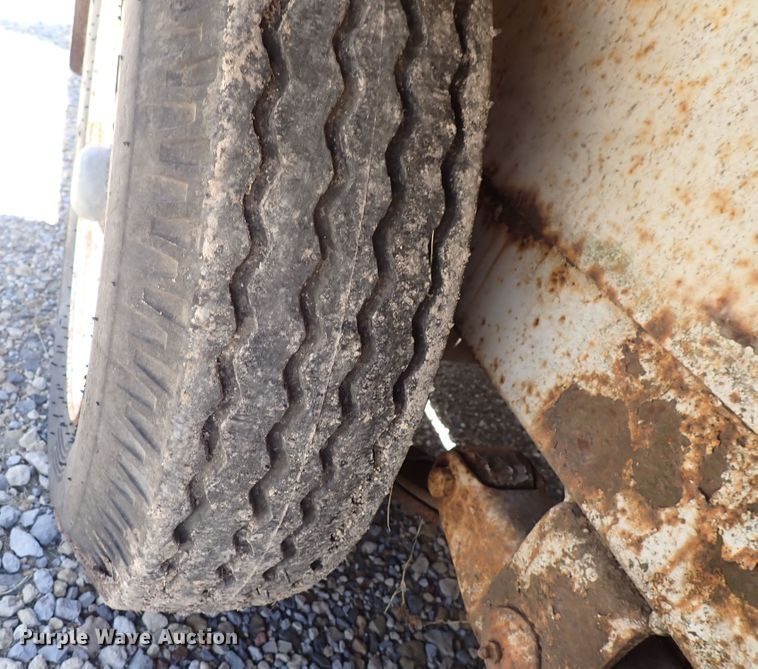 image for item DS7091 1983 Diamond C CHT  utility trailer