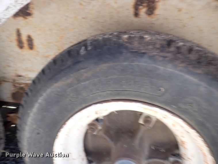 image for item DS7091 1983 Diamond C CHT  utility trailer