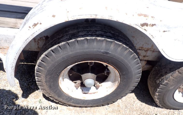 image for item DS7091 1983 Diamond C CHT  utility trailer