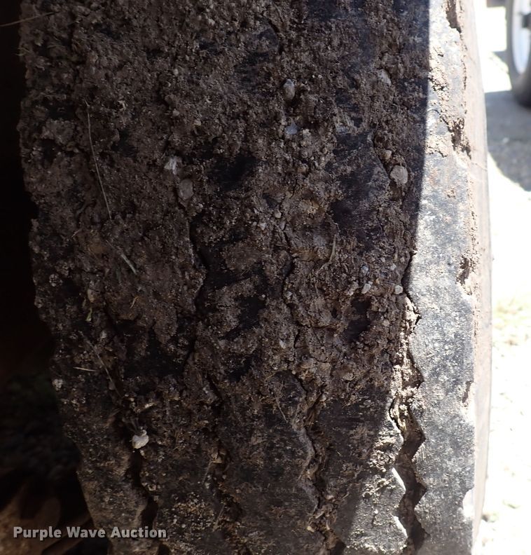 image for item DS7091 1983 Diamond C CHT  utility trailer