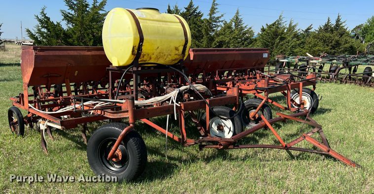 image for item DS8272 Hoe grain drill
