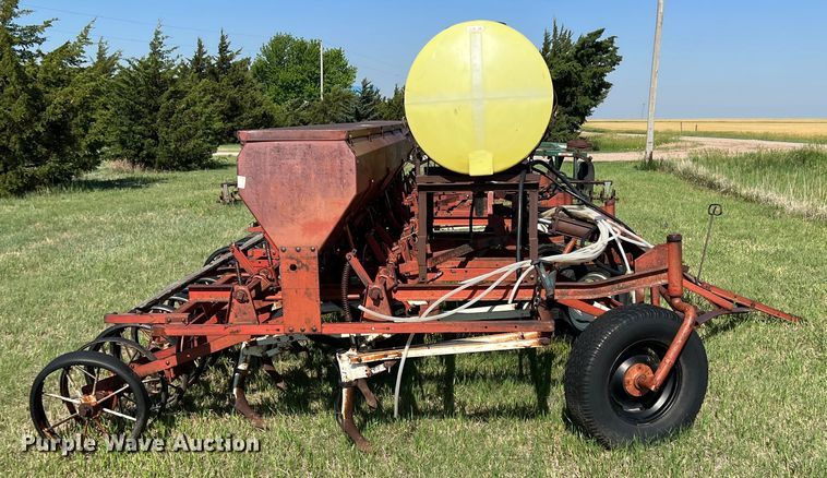 image for item DS8272 Hoe grain drill