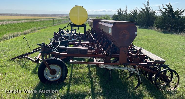 image for item DS8272 Hoe grain drill