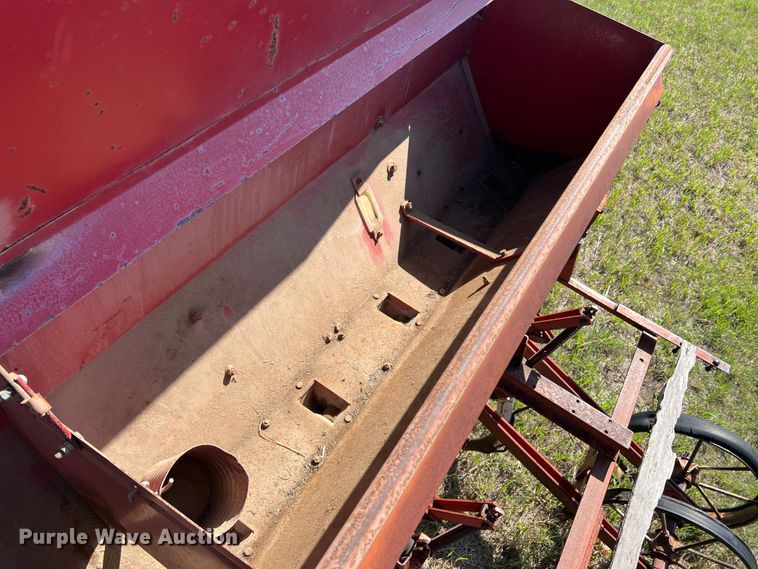 image for item DS8272 Hoe grain drill