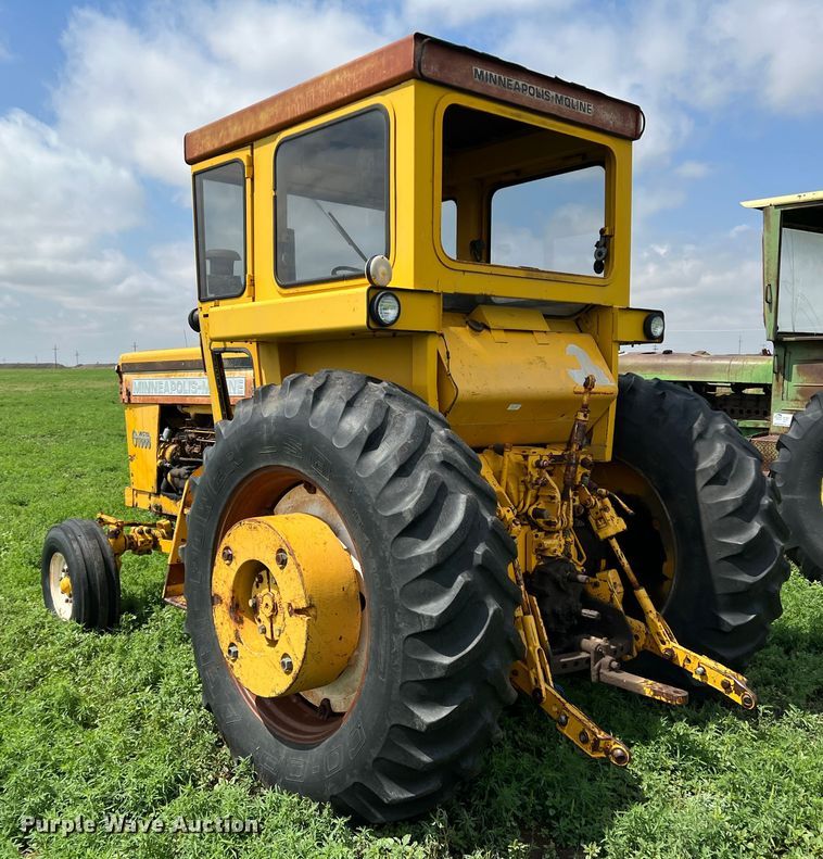 image for item DS8291 Minneapolis-Moline G1000 Vista  tractor