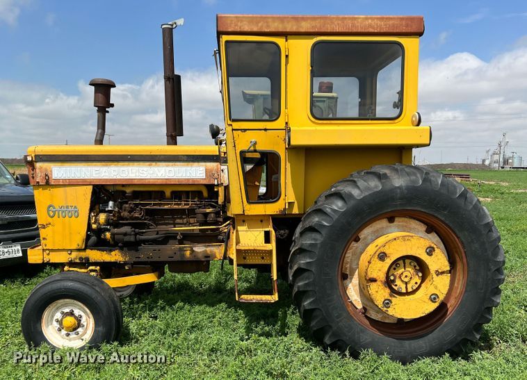 image for item DS8291 Minneapolis-Moline G1000 Vista  tractor