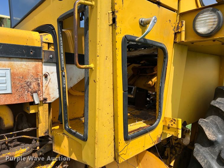 image for item DS8291 Minneapolis-Moline G1000 Vista  tractor