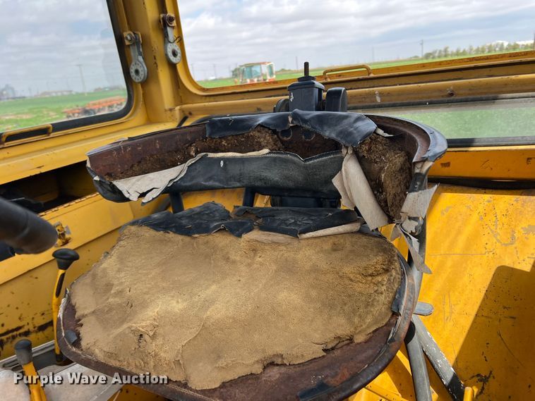 image for item DS8291 Minneapolis-Moline G1000 Vista  tractor