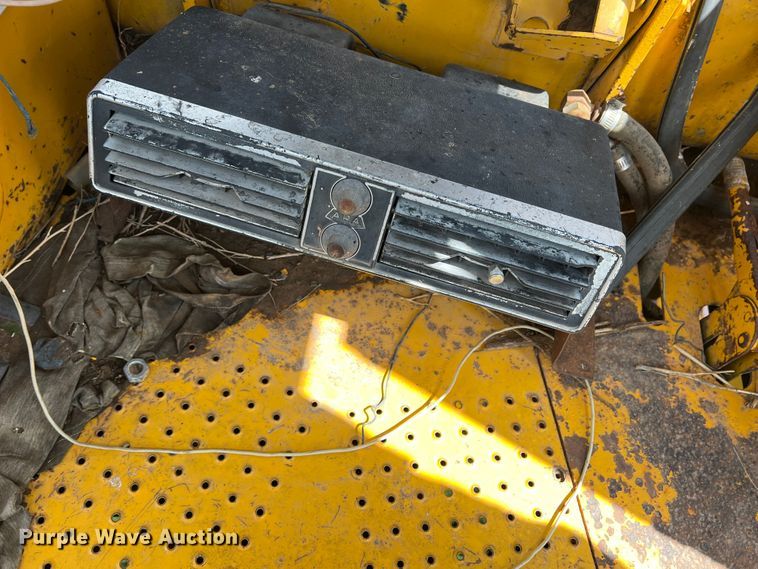 image for item DS8291 Minneapolis-Moline G1000 Vista  tractor