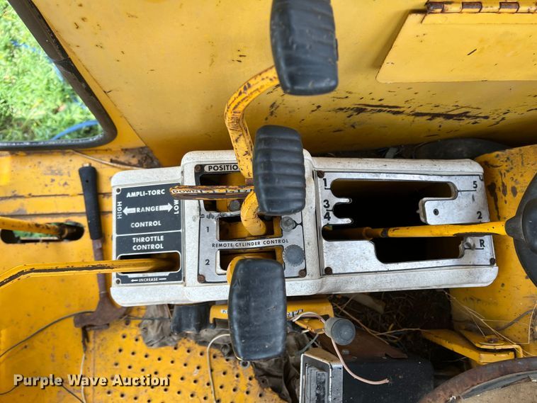 image for item DS8291 Minneapolis-Moline G1000 Vista  tractor