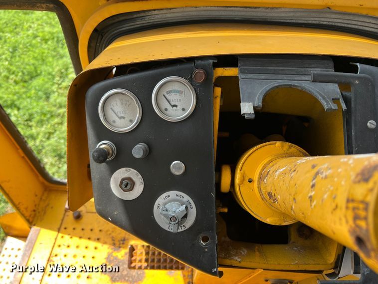 image for item DS8291 Minneapolis-Moline G1000 Vista  tractor