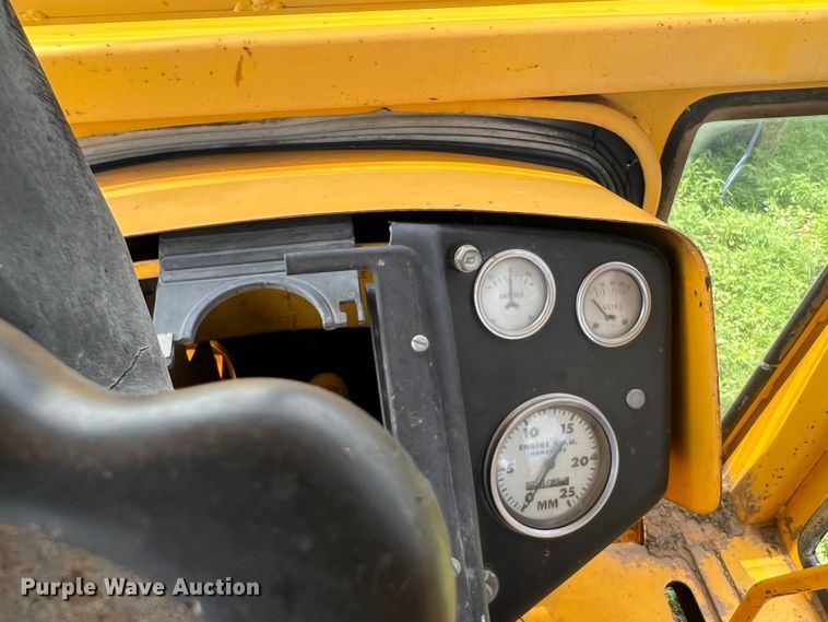 image for item DS8291 Minneapolis-Moline G1000 Vista  tractor