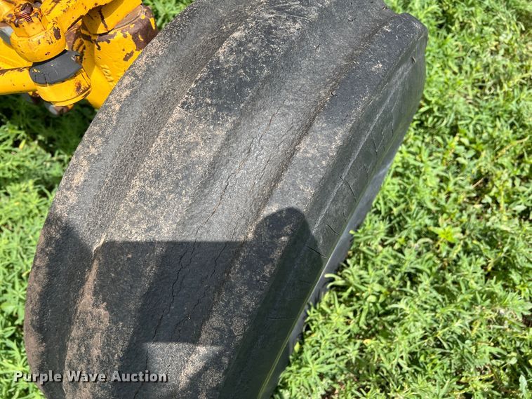 image for item DS8291 Minneapolis-Moline G1000 Vista  tractor