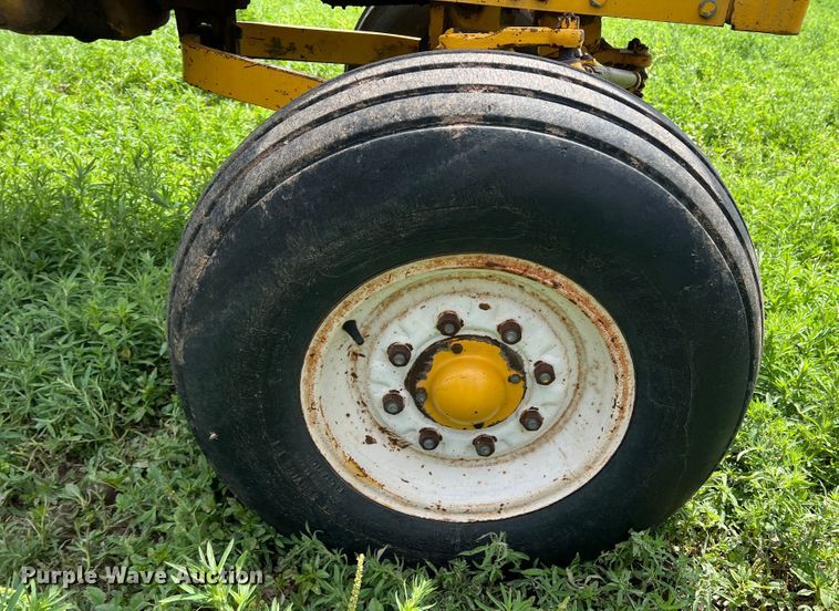 image for item DS8291 Minneapolis-Moline G1000 Vista  tractor