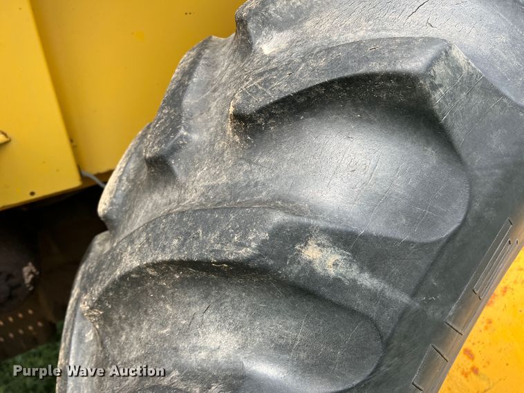 image for item DS8291 Minneapolis-Moline G1000 Vista  tractor